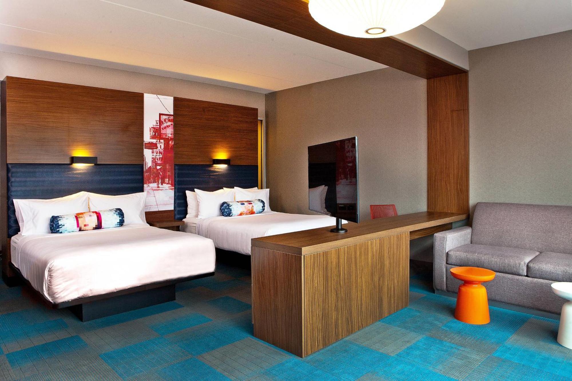 Aloft Hotel 3*